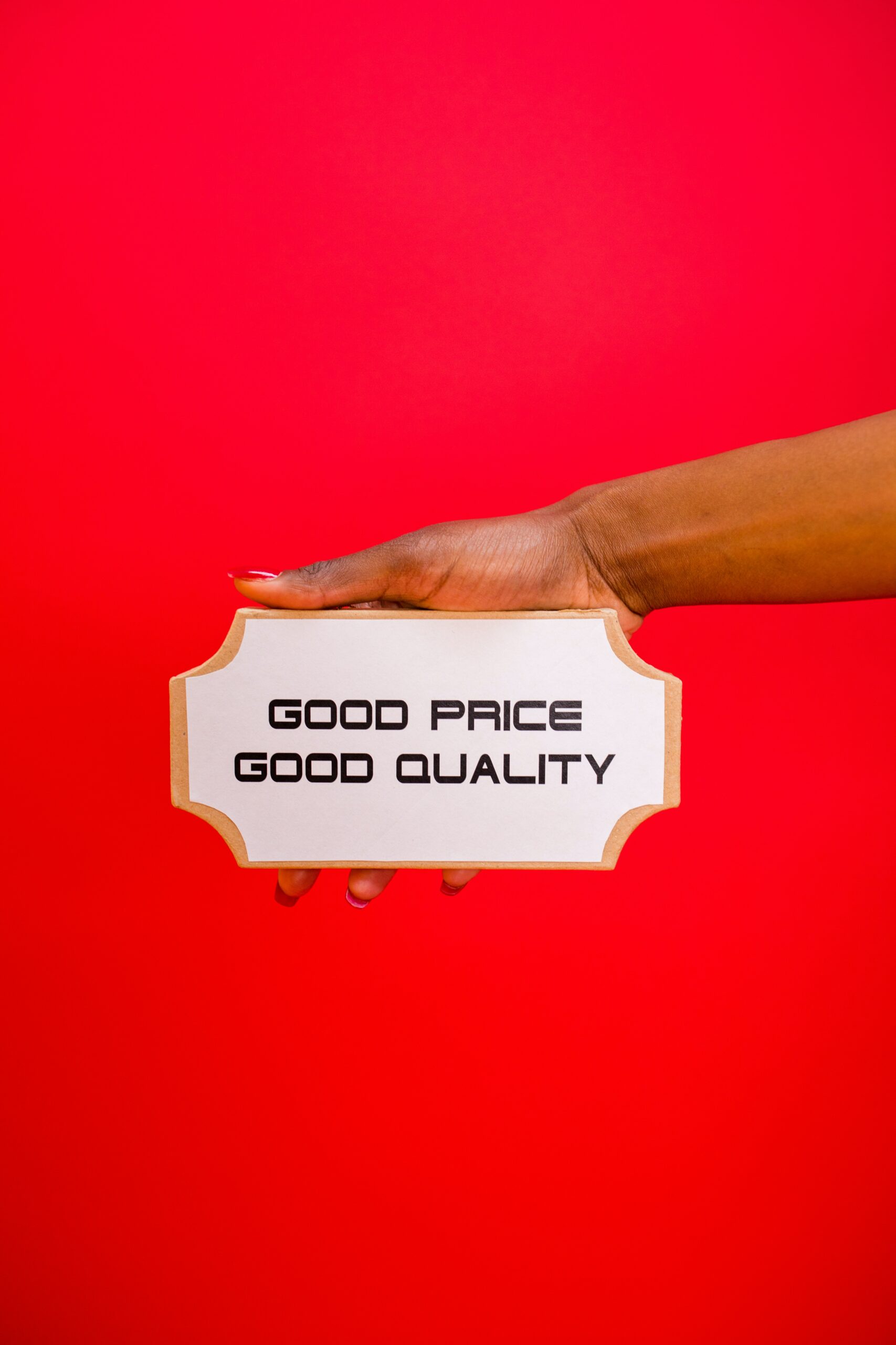 Tiered pricing using the decoy effect in marketing